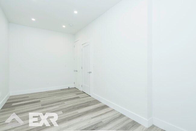 Building Photo - 641 St Marks Ave