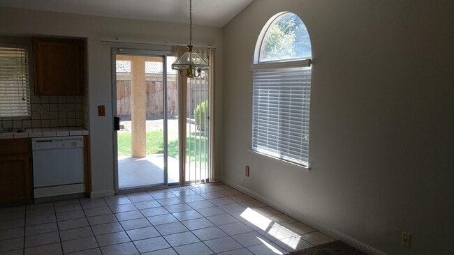 Building Photo - Big backyard on this NW home, Central Unif...