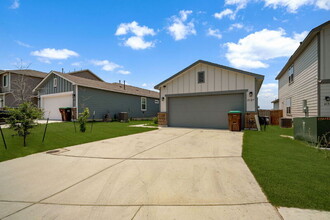 Building Photo - 4127 Ivy Path