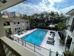 Building Photo - 125 Edgewater Dr