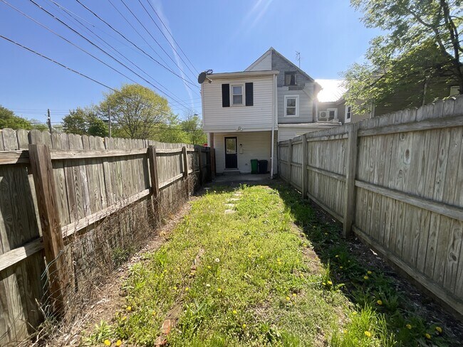 Building Photo - 230 N Pitt St