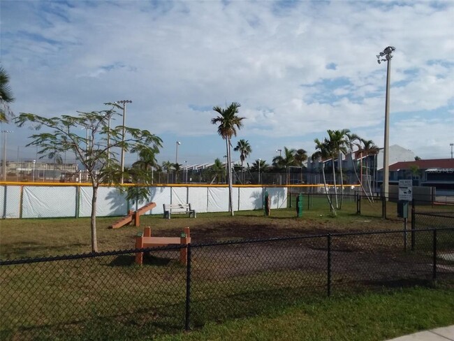 Building Photo - 14919 N Bayshore Dr