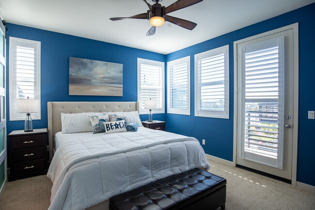 Building Photo - 1562- Vista del Mar Way