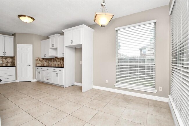Building Photo - 8522 Chancellorsville Ln