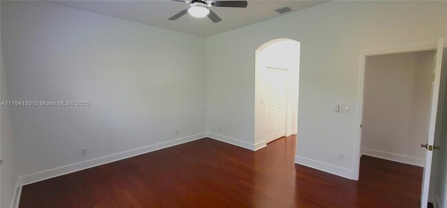 Building Photo - 4451 Laurel Pl