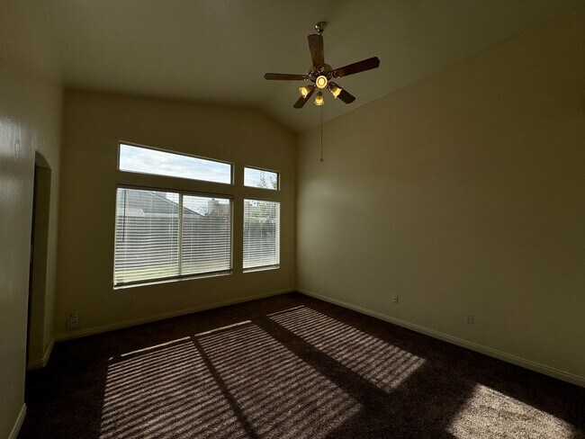 Building Photo - Beautiful home in Riverlakes Community