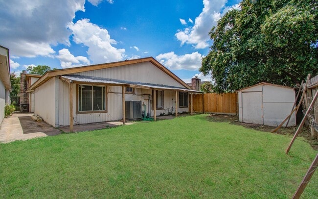 Building Photo - 6326 Briar Terrace Dr