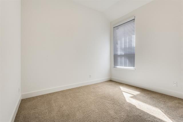 Building Photo - 1704 Hydrangea Ln