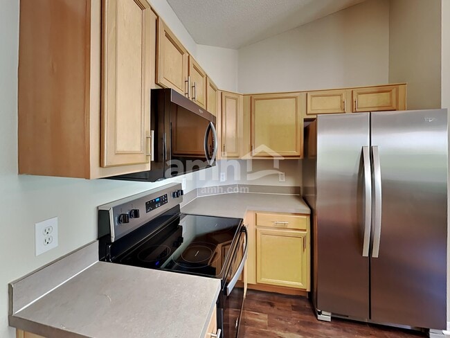 Building Photo - 1913 Southern Oak Loop