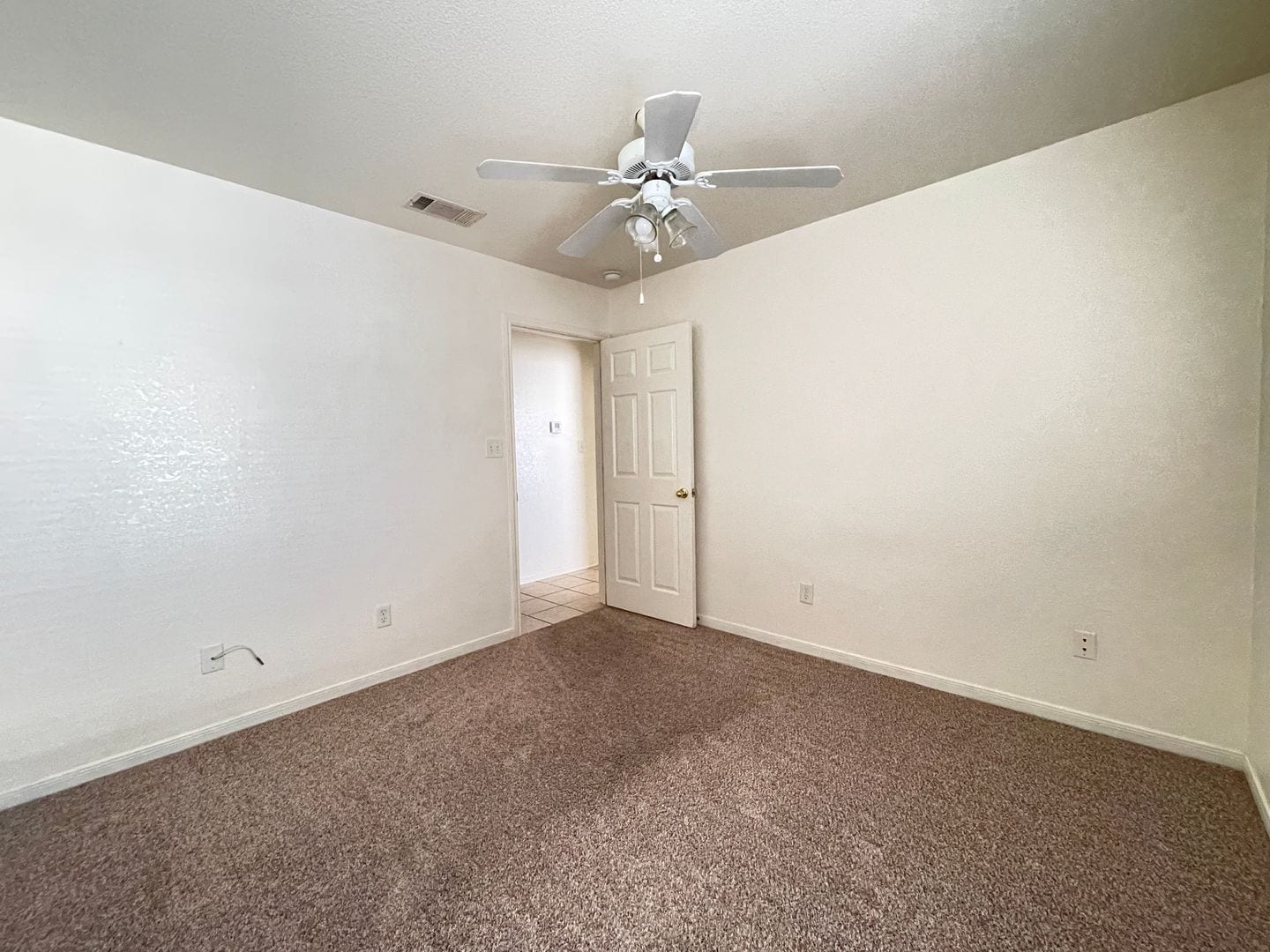 Building Photo - 4800 John David Dr