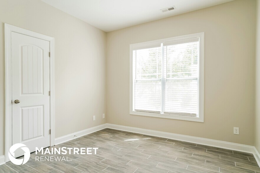 Building Photo - 110 Canterbury Dr