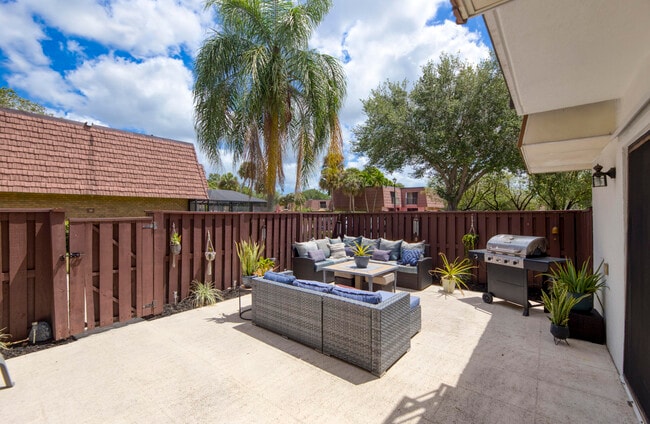 Building Photo - 2980 SW Sunset Trace Cir
