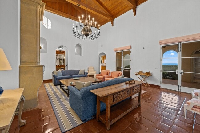 Building Photo - 240 N Ocean Blvd