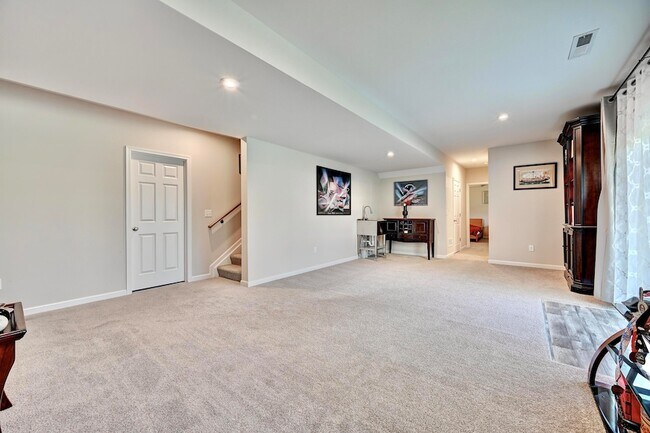 Building Photo - 19 Mel Lawn Dr