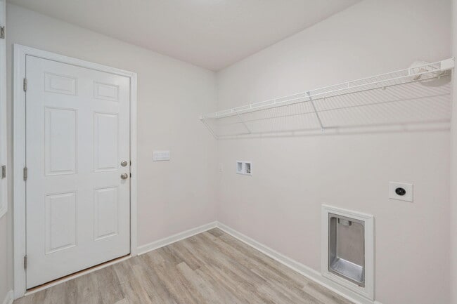 Building Photo - 5092 Gaineswood Dr