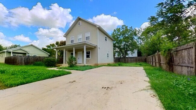 Primary Photo - 209 Jackman St