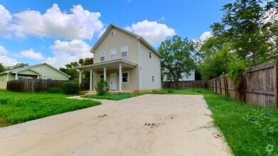 Building Photo - 209 Jackman St