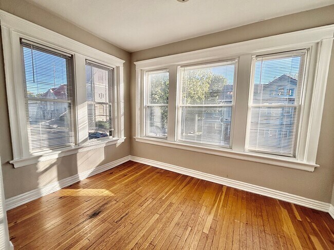 Building Photo - The Belmar