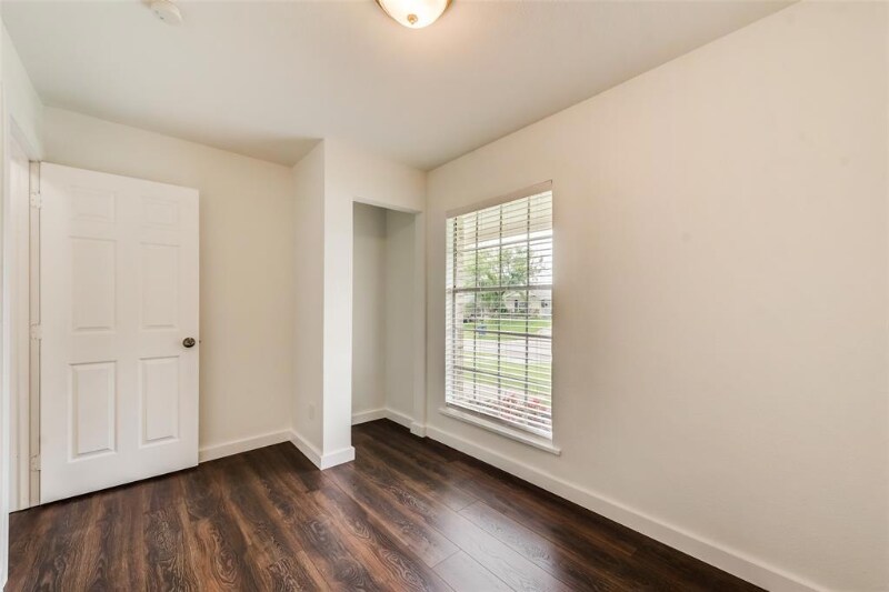 Building Photo - 1110 Wycliff Dr