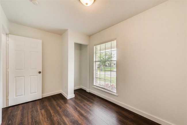 Building Photo - 1110 Wycliff Dr