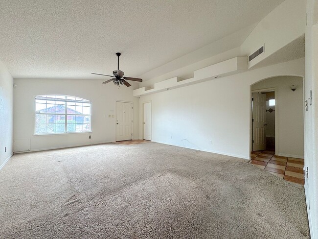 Building Photo - East El Paso 3 bed Refrig A/C