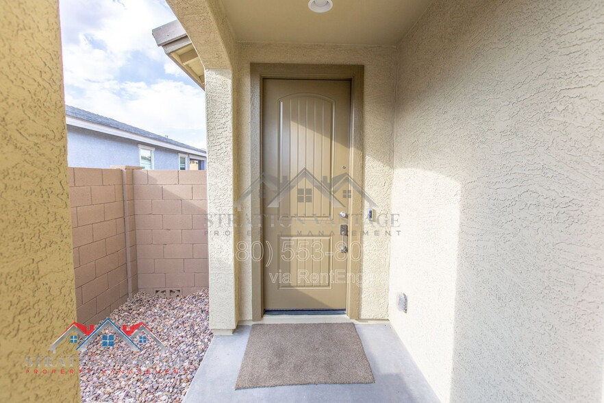 Building Photo - 2304 E Kelly Dr