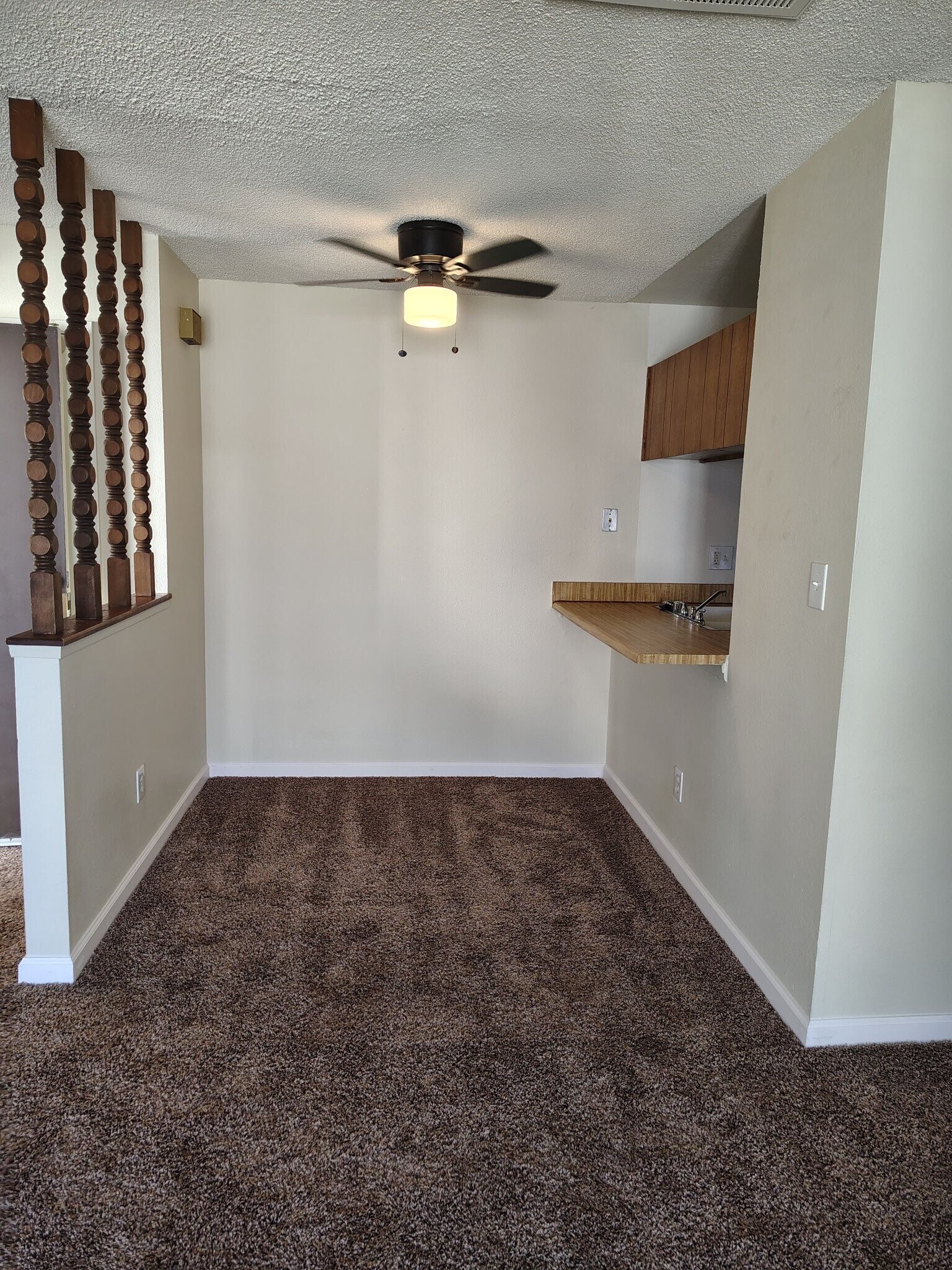 Building Photo - 2401 Christmas Tree Ln