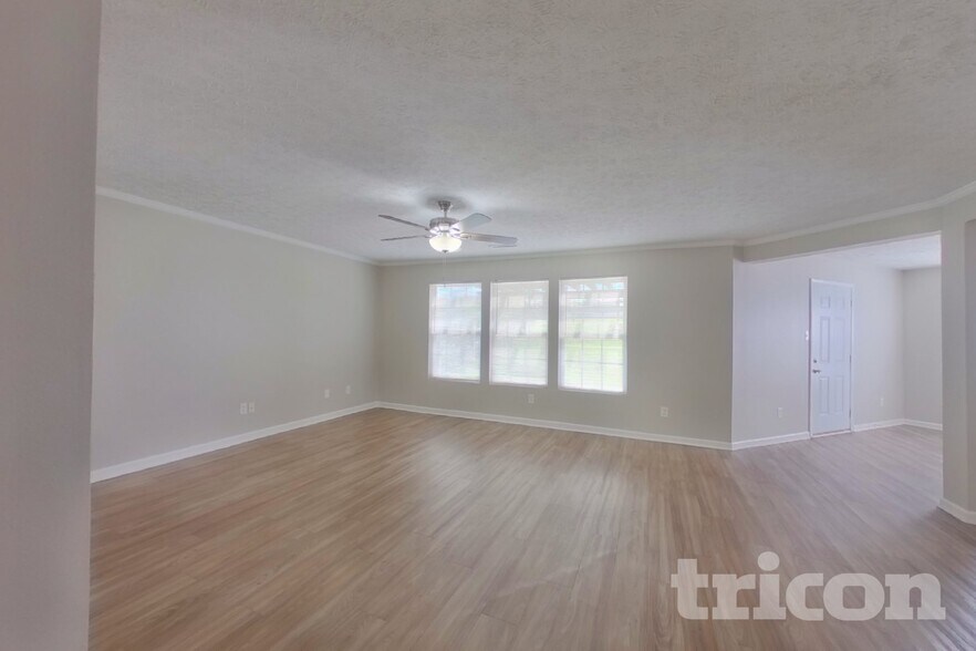 Building Photo - 1024 Tradewinds Dr