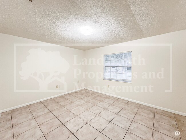 Building Photo - 4819 Fernery Ln