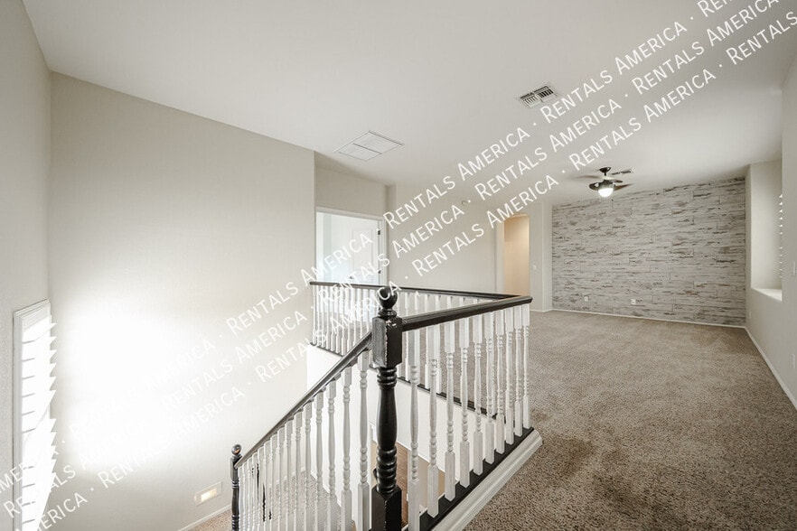 Building Photo - 3920 E Remington Dr