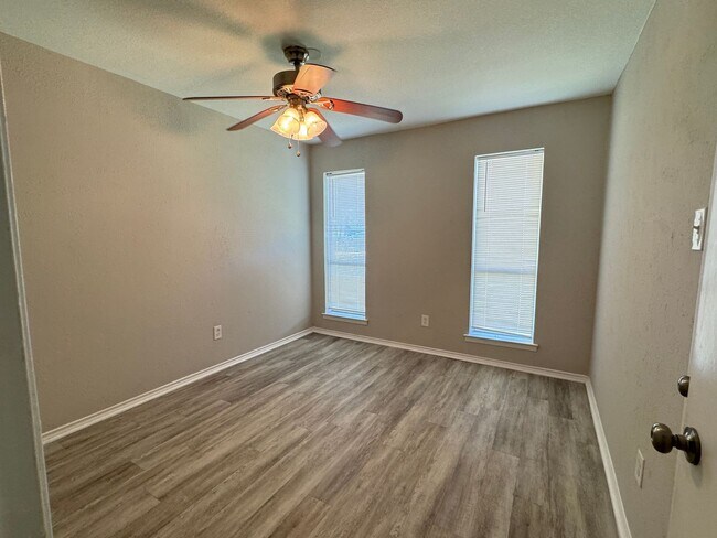 Building Photo - Cozy Living Near Rockwall Lake