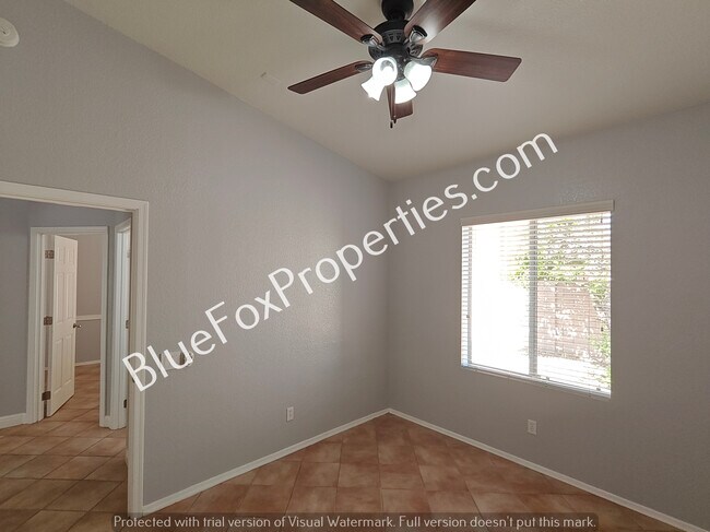 Building Photo - 9048 N Palm Brook Dr