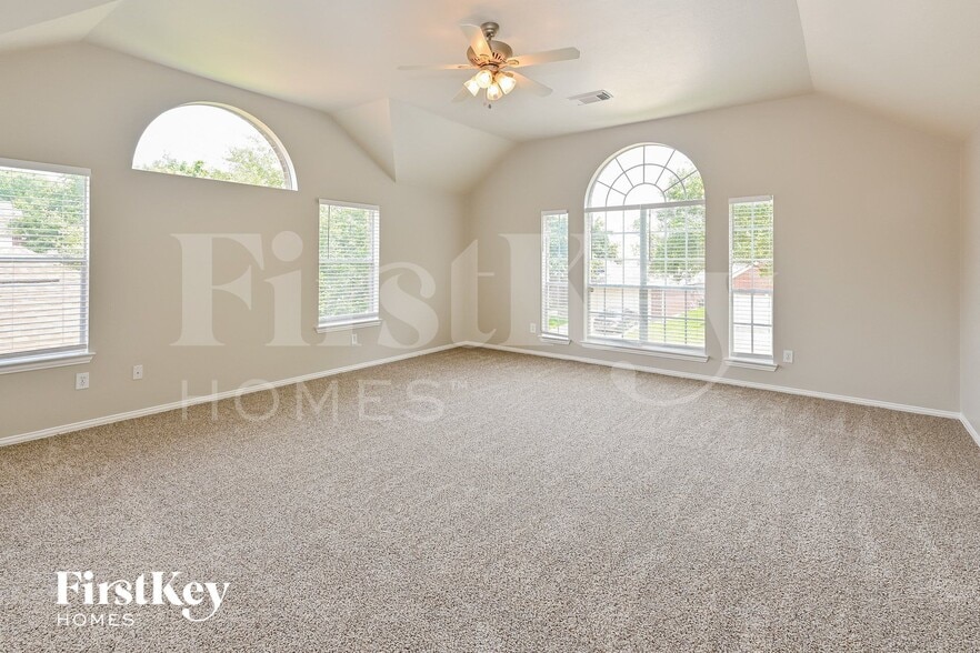 Building Photo - 14103 White Oak Gardens Dr