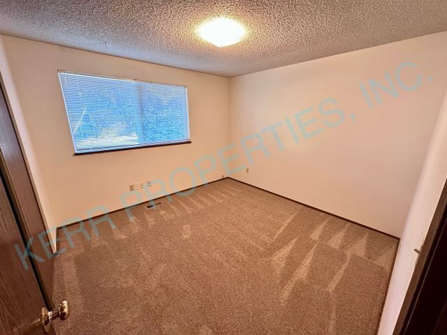 Building Photo - 5021 SE 111th Ave