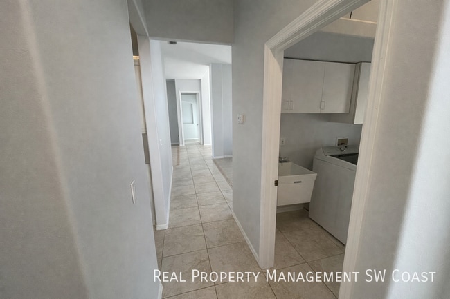 Building Photo - 816 Grand Rapids Blvd