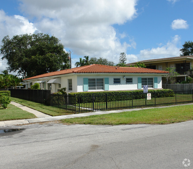 Primary Photo - 699 NE 92nd St