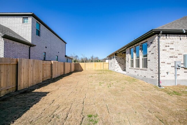 Building Photo - 2900 Miletto Dr