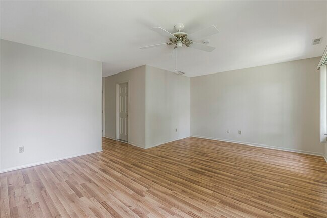 Building Photo - 28 Helton Terrace