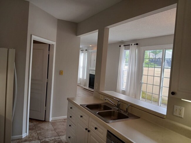 Building Photo - 5821 Ludington Dr