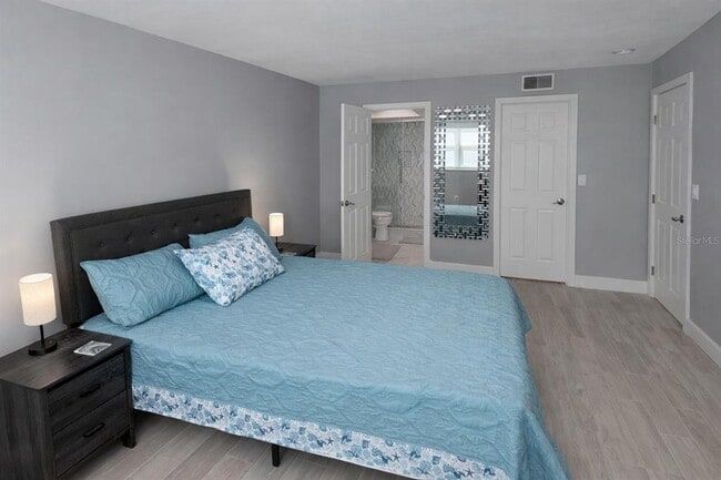 Building Photo - 5575 Gulf Blvd