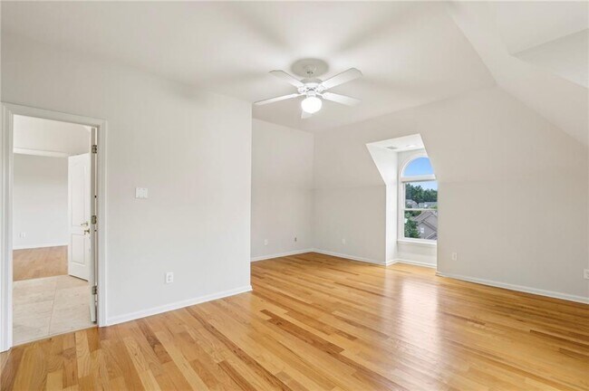 Building Photo - 2503 Regency Lake Dr