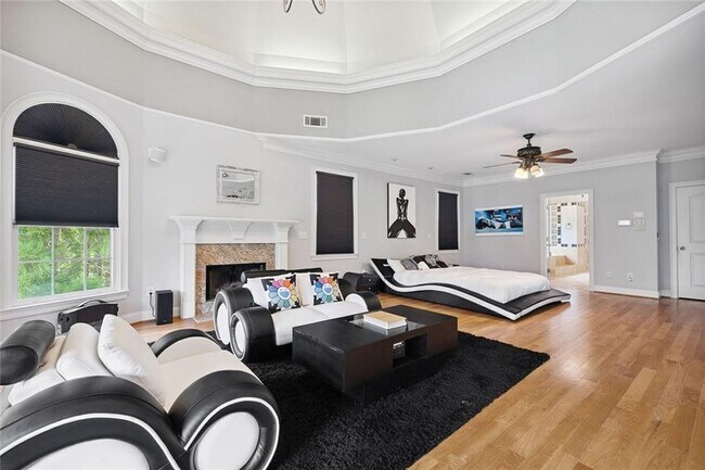 Building Photo - 11140 W Rd