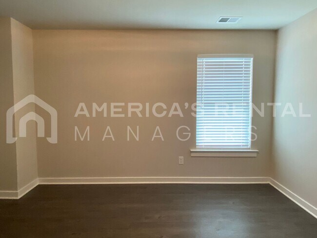 Building Photo - Home for Rent in Jemison, AL! Available to View!