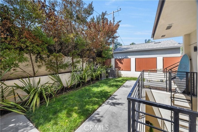 Building Photo - 332 Avenue E