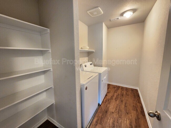 Building Photo - 6811 Freedom Hills