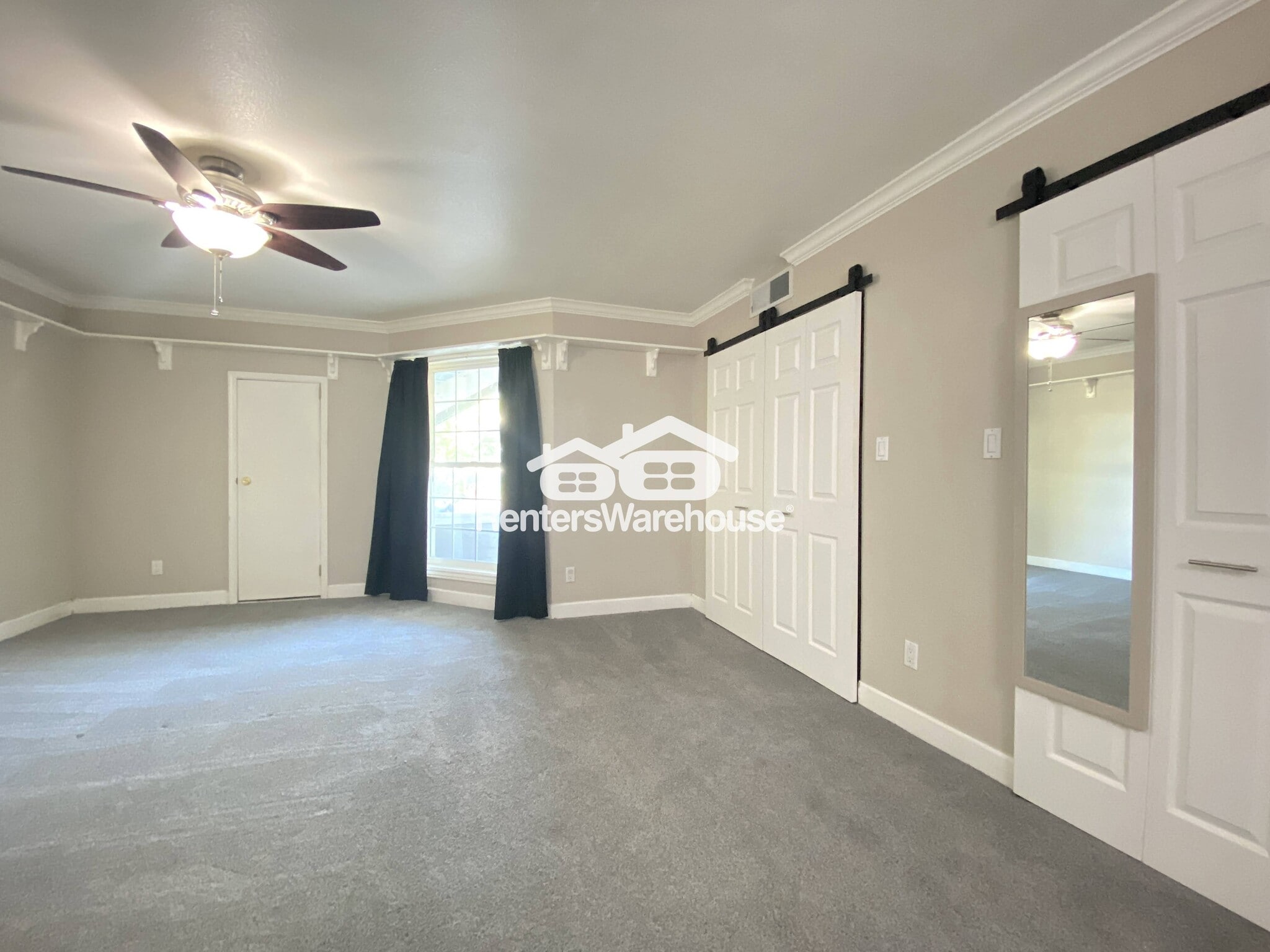 Building Photo - 1505 N Center St