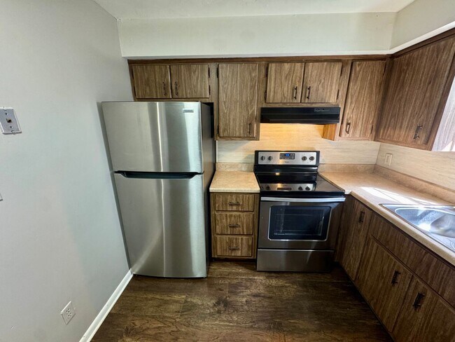 Building Photo - 542 5th Ave