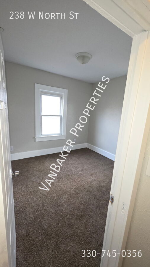 Building Photo - 238 W North St