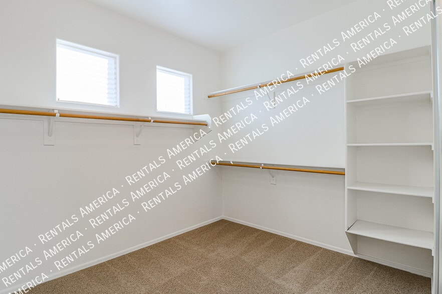 Building Photo - 14332 W Crocus Dr