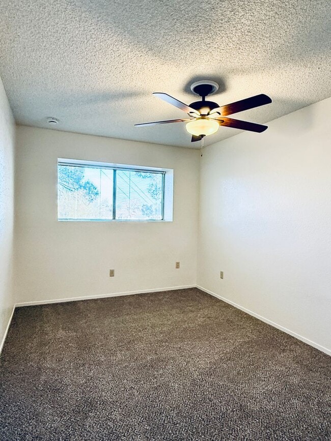 Building Photo - AVAILABLE NOW!!!